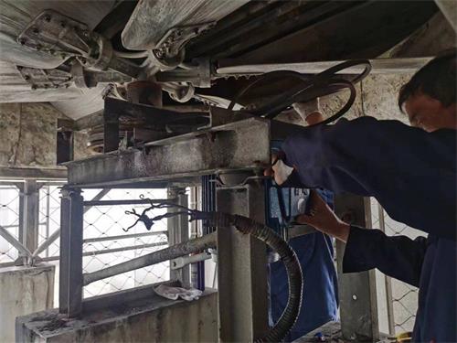 <a href=http://www.deyou56.com/peijian/fan/ target=_blank class=infotextkey>冷卻塔風(fēng)機(jī)</a>噪聲控制方法